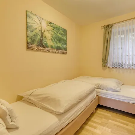 Grosse Familienwohnung Mit Terrasse Apartment *