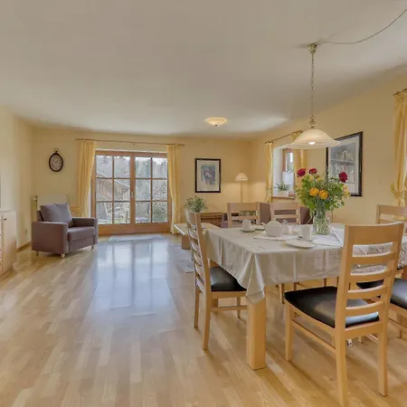 Apartment Grosse Familienwohnung Mit Terrasse *