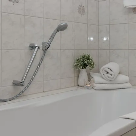 Grosse Familienwohnung Mit Terrasse Apartmán